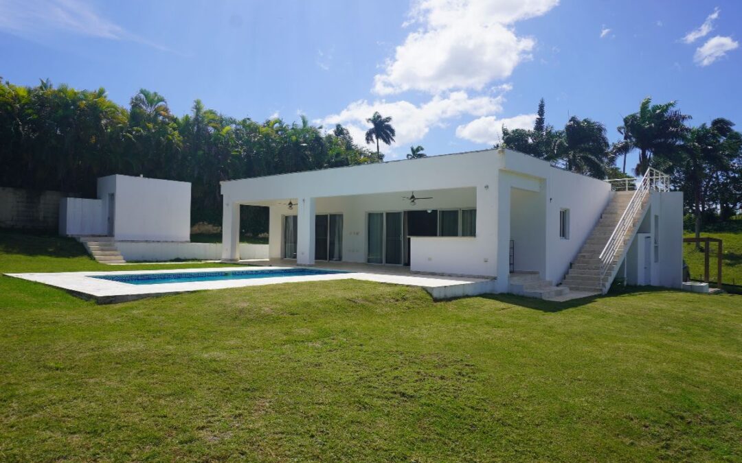 Elevated Countryside Gated Villa Retreat